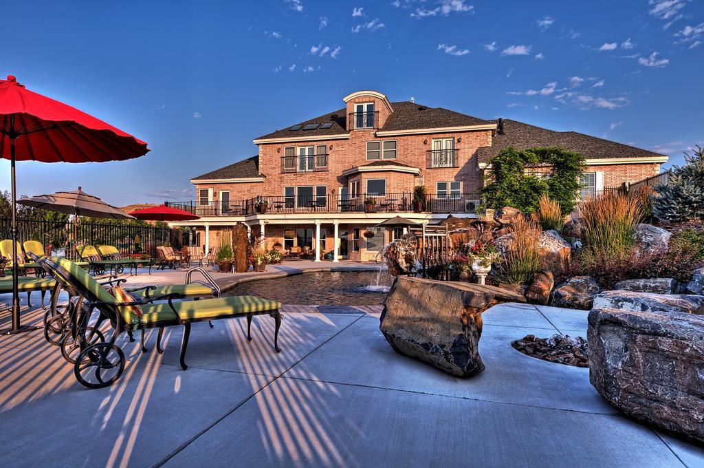 Cameo Heights Mansion And The Vine Fine Dining Restaurant Bed & Breakfast Touchet Exterior foto