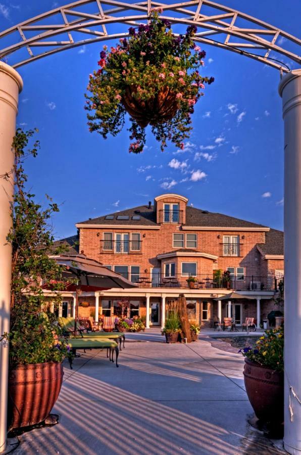 Cameo Heights Mansion And The Vine Fine Dining Restaurant Bed & Breakfast Touchet Exterior foto
